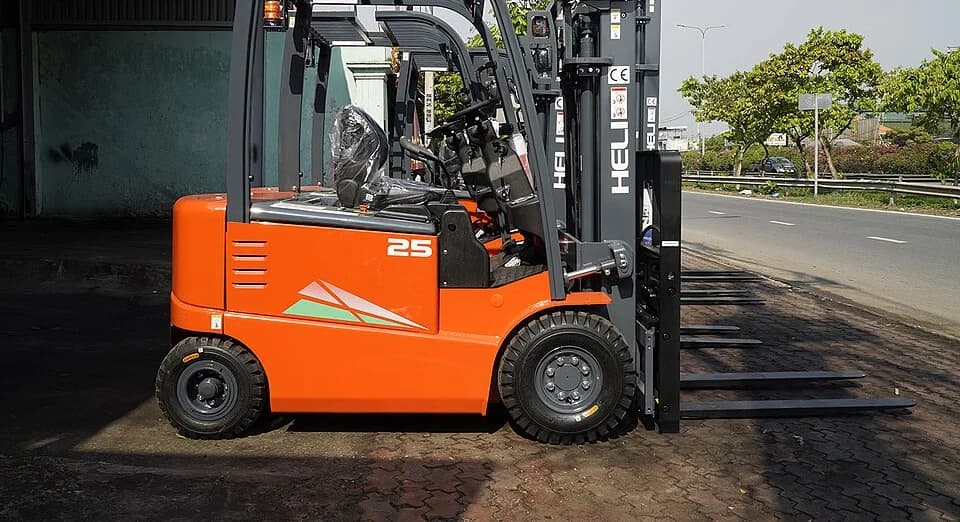 HELI CPCD25 diesel forklift 2.5 t